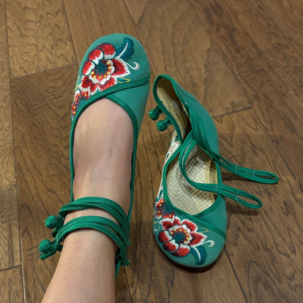 Floral Embroidered Green Ballet Flats